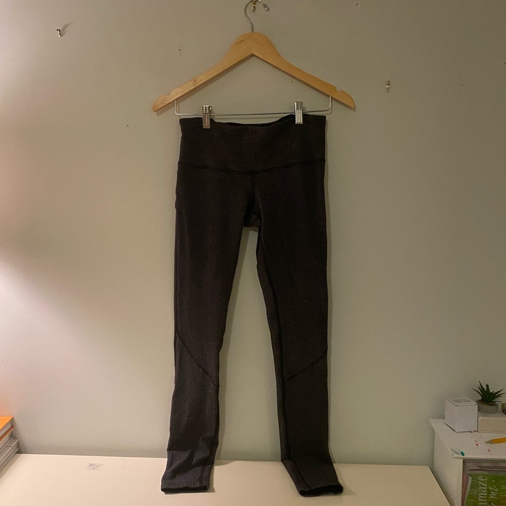 Lululemon grey & white herringbone leggings - 28” inseam - women’s size 6 - 🍋🩶